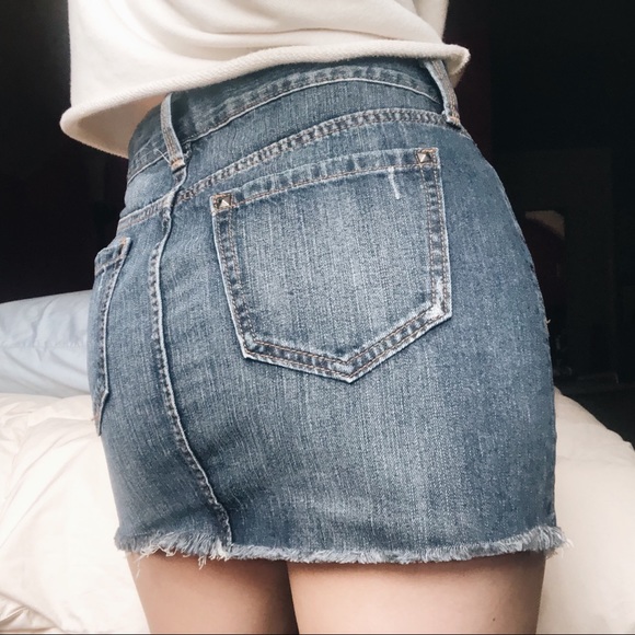 Distressed Denim/Jean Mini Skirt Size 4 - Picture 2 of 5